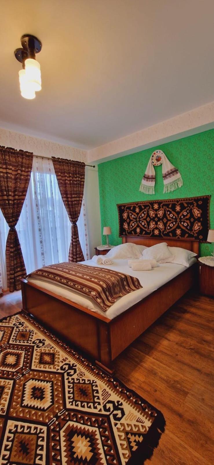 Pensiune Pastravarie La Pintea Haiducu Desesti Bagian luar foto
