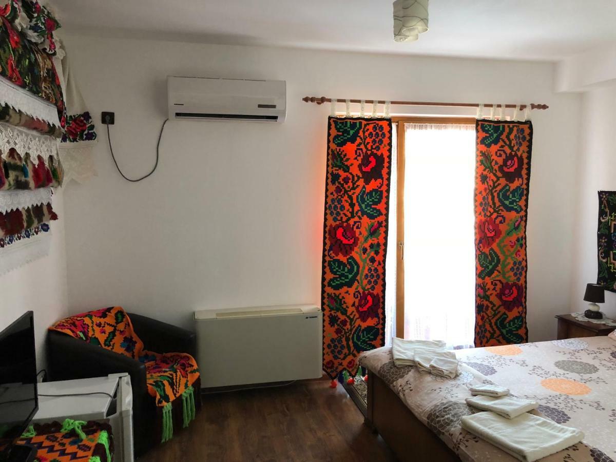 Pensiune Pastravarie La Pintea Haiducu Desesti Bagian luar foto