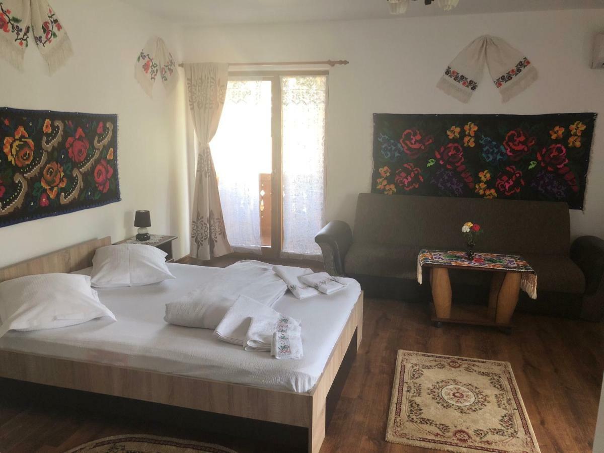 Pensiune Pastravarie La Pintea Haiducu Desesti Bagian luar foto