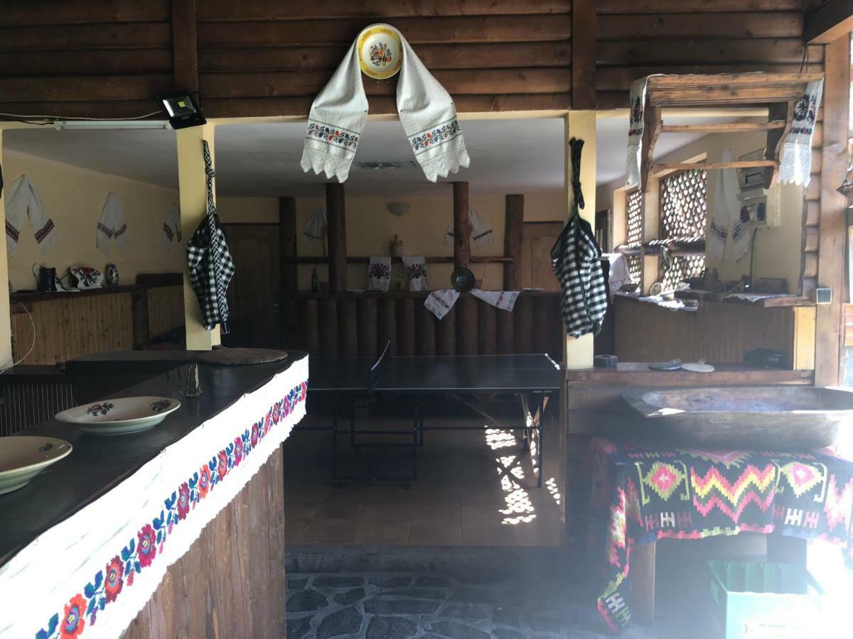Pensiune Pastravarie La Pintea Haiducu Desesti Bagian luar foto